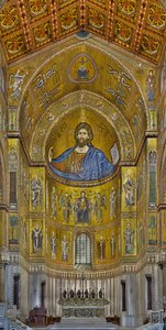Vista da abside com os mosaicos bizantinos executados entre o século XII e meados do século XIII por trabalhadores parcialmente locais e parcialmente venezianos, incluindo o famoso Cristo Pantocrator (mosaico) de Byzantine