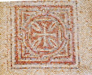 Detalhe, de, um, crucifixos, de, a, chão mosaico, de, a, bizantino, igreja, em, Shoham, israel, c.5th, século, anúncio, (mosaic)