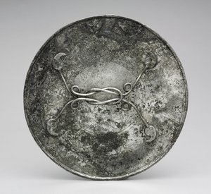 Espelho com um cabo em forma de nó de Herakles, c.280-400 (prata) de Byzantine Byzantine