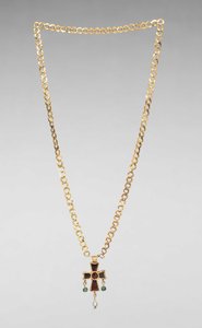 Corrente com Pendant Cross, 500s (ouro, vidro, pérola, granada e safira) de Byzantine School