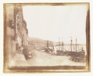 Uma vista ao longo da marina de Messina