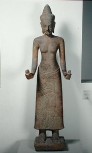 Estátua da deusa, Lakshmi, de Preah Ko, estilo Bayon