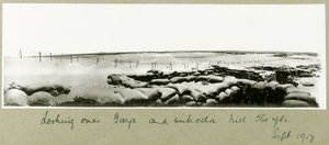 Olhando por cima de Gaza e da Umbrella Hill, em setembro de 1917 de Capt. Arthur Rhodes