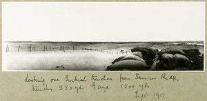Olhando por cima das trincheiras turcas de Samson Ridge, setembro de 1917 de Capt. Arthur Rhodes