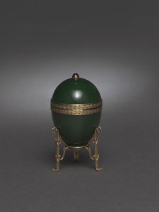 Jade Egg com Stand, após 1900