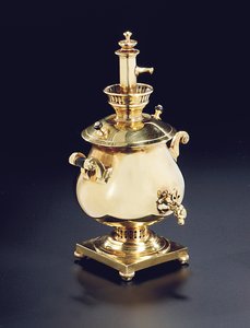 Frasco perfumado de samovar em miniatura com rolha, provavelmente Moscou, 1908-17
