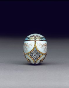 Bonbonnière de ovo de duas cores com joias raras, 1896-1908 de Carl Fabergé
