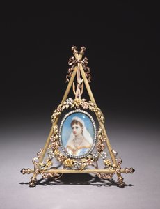 Moldura triangular com retrato da Czarina Alexandra Feodorovna, 1896-1908 de Carl Fabergé