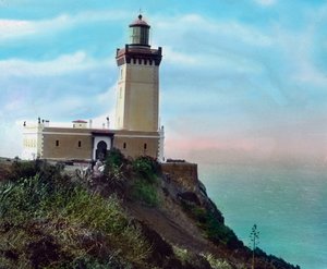Norte de Marrocos, farol em Cap Spartel, situado a 12 km a oeste de Tânger, data da imagem: cerca de 1910. Arquivo Carl Simon de Carl Simon
