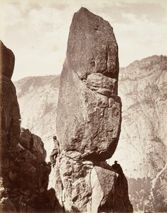 Magic Tower, Yosemite, ca. 1872, impresso ca. 1876. de Carleton E. Watkins.