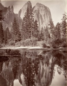 Vista de espelho de Cathedral Rocks, Yosemite, ca. 1872, impresso ca. 1876.