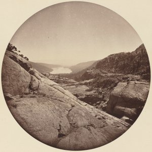 Donner Lake, Califórnia, c. década de 1860. de Carleton Emmons Watkins