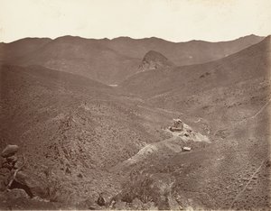 Sutro Tunnel Shaft No. 2, 1875, impresso ca. 1876. de Carleton Emmons Watkins