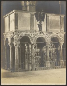 Milão - Basílica de S. Ambrogio - ambão e sarcófago cristãos do século VI