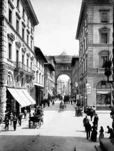 Via Strozzi, Florença, c.1890 (foto a p/b)