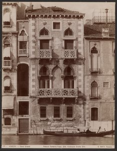 Palazzo Contarini-Fasan, Veneza de Carlo Naya