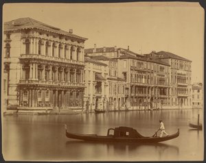 Os palácios Rezzonico, Giustiniani e Foscari ao longo do Grande Canal