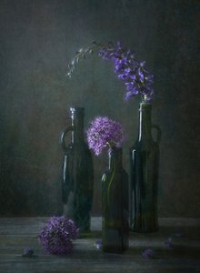 Garrafas com motivos florais da Moody