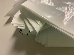 Composição - Plástico, 2022 (foto) de Cécile Jamet