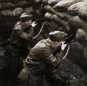 Cobrindo o bloqueio da estrada, 1941 de Cecil Beaton