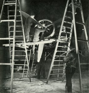 Mecânica de voo, também um comércio WAAF, c1943. de Cecil Beaton