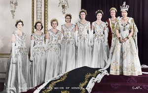 HM rainha Elizabeth II com suas damas de honra, A coroação, 2 de junho de 1953