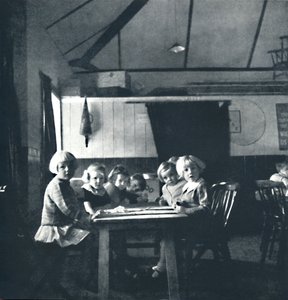 Lições para crianças de Londres na prefeitura, 1941 de Cecil Beaton