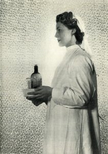 Enfermagem Ordenada, c1943. de Cecil Beaton