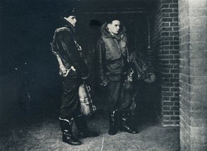 Pronto e esperando o resto da tripulação, 1941 de Cecil Beaton