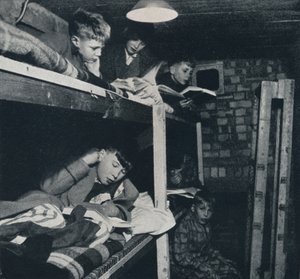 Dormitório dos estudantes, 1941 de Cecil Beaton
