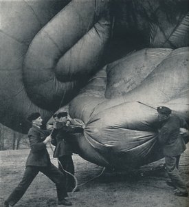 O monstro dominado, 1941