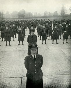 Oficiais da WAAF em sua escola de instrução, c1943. de Cecil Beaton