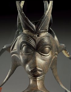 Arte celta: elemento decorativo de um jarro de bronze em forma de cabeça de uma criatura fantástica. Século III AC. De Brno Malomerice (Moravia). Brno, Museu Moraviano