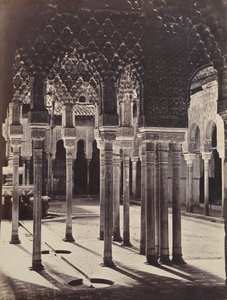 [A Corte do Leão na Alhambra, Vista de Baixo do Templo do Pórtico], 1862.