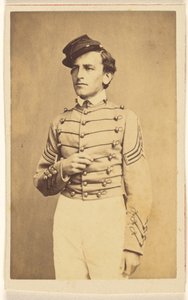 [Soldado da Guerra Civil não identificado com um boné, em posição quase napoleónica]