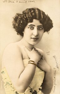 Antigo cartão postal / Mulher da Belle Epoque
