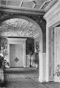 O corredor da sala de baile de Charles Latham