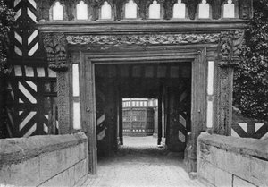 A entrada da ponte de Charles Latham