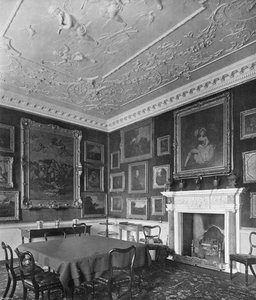 A Sala de Jantar Pequena (foto a p/b) de Charles Latham
