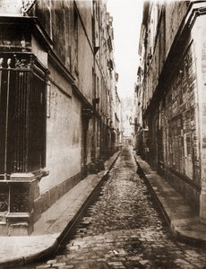 Rue Visconti em Paris, tirada da rue de Seine. 6º arrondissement.
