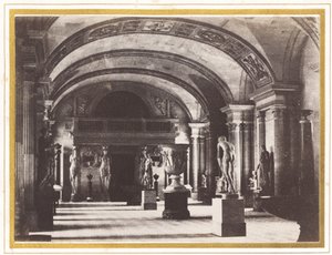 Sala das Cariátides, no Museu do Louvre, c. 1851. de Charles Marville