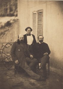 Retrato de Rachel Félix e de dois homens não identificados numa varanda de Charles Nègre