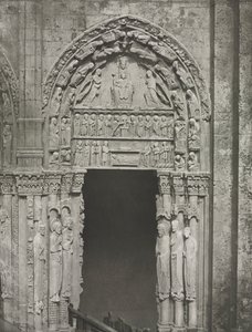 Catedral de Chartres: porta direita do portal real com Nossa Senhora de Chartres, 1857.