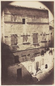 Fachada de uma casa românica em Saint-Gilles du Gard de Charles Nègre
