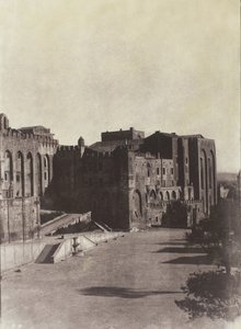 Palácio do Papa, Avignon, c. 1851, impresso em 1970. de Charles Nègre