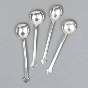 Quatro colheres para as Tearooms da Srta. Cranston de Charles Rennie Mackintosh