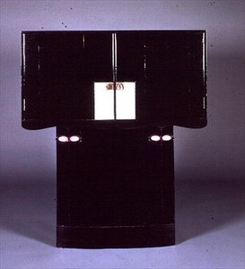 Escrivaninha para Hill House, Helensburgh (fechado) (ver 71065) de Charles Rennie Mackintosh