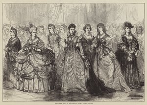 Bola de fantasia na Marlborough House, trajes femininos