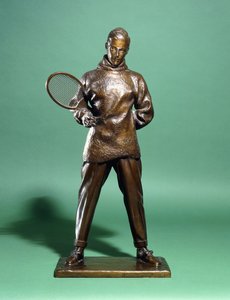 Uma figura de bronze de Sua Alteza Real o Príncipe de Gales, mais tarde Eduardo VIII, vestido para o tênis, por volta de 1920-1930