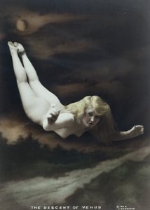 A Descida de Vênus, c.1917 (estampa de prata de gelatina colorida à mão)